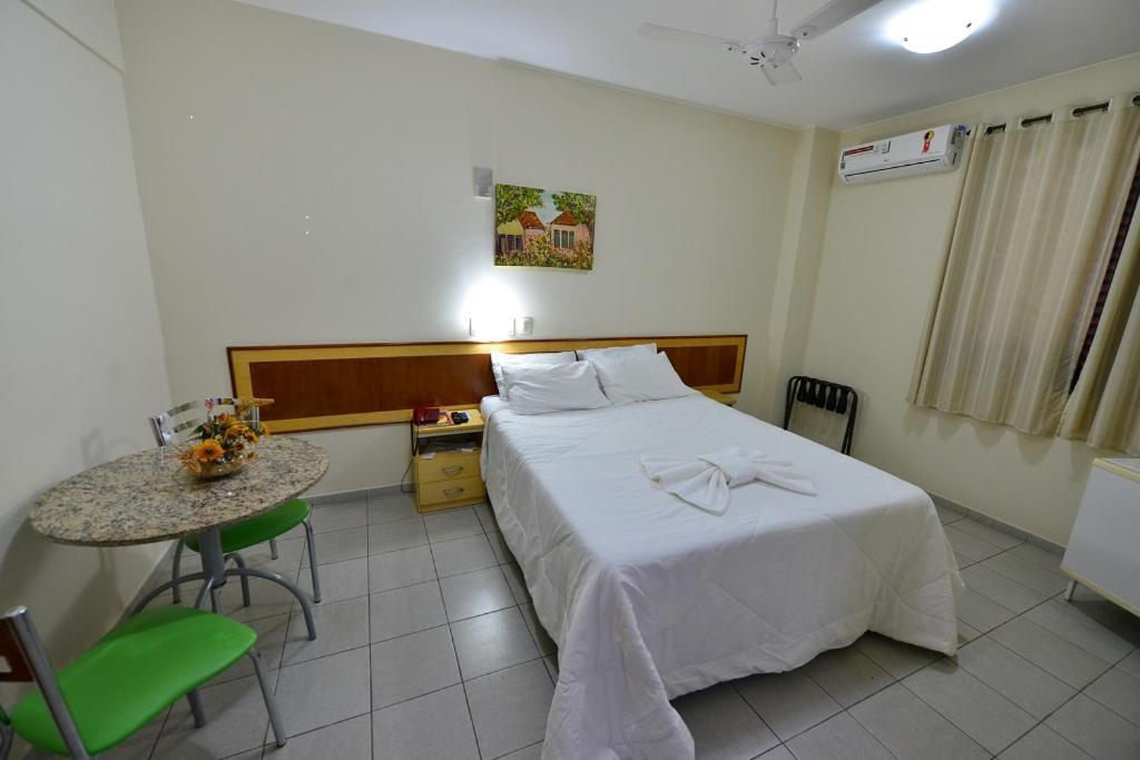 Vind's Plaza Hotel Caratinga Exterior foto