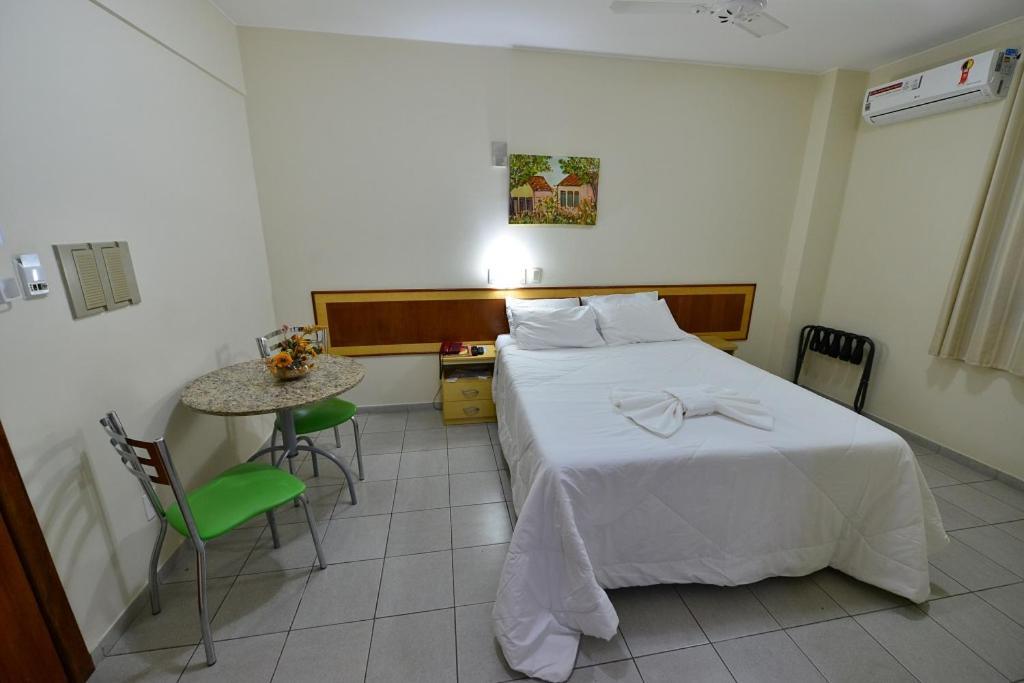 Vind's Plaza Hotel Caratinga Exterior foto